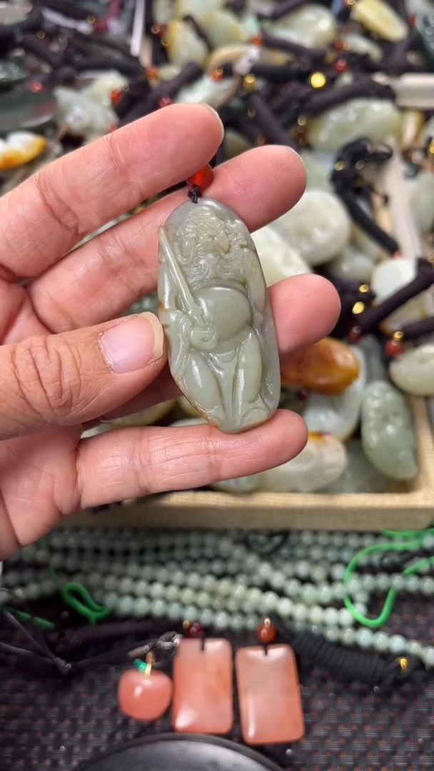 【闪购商品】和田玉颈饰未镶嵌多样性发货没有证书拍一发一有瑕