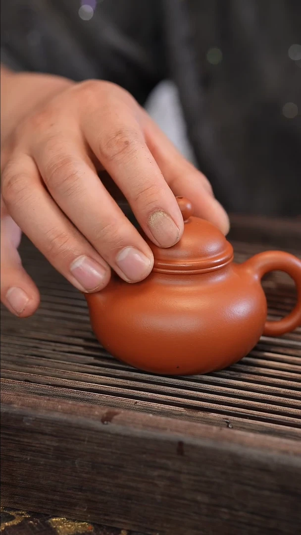 茶壶紫砂容天 朱泥 半手工 160cc