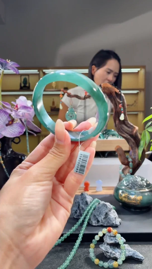 未镶嵌手镯翡翠57圈