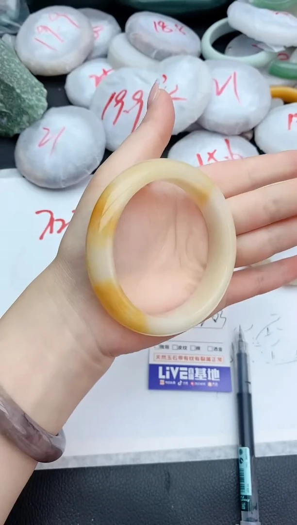 石英质玉手镯未镶嵌254+62/63