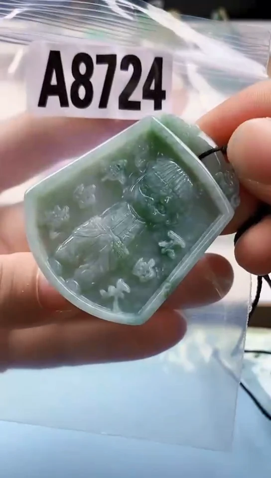 翡翠未镶嵌颈饰天然翡翠吊坠挂件