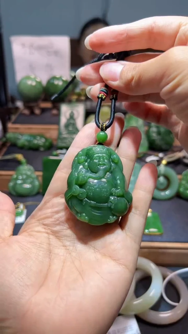 颈饰未镶嵌和田玉（碧玉）1