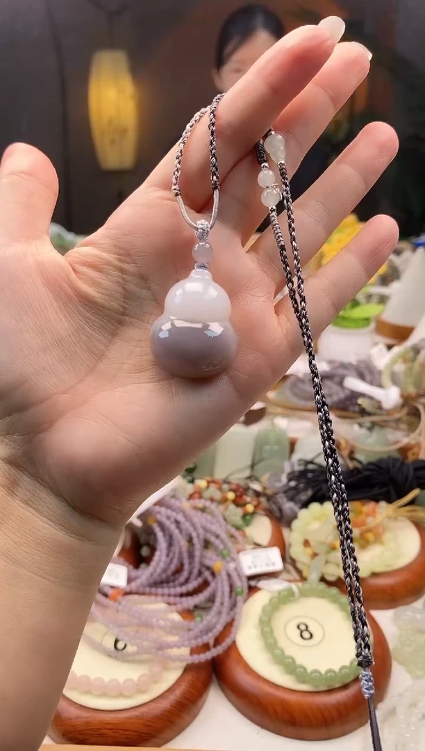 颈饰未镶嵌和田玉30左右意境紫葫芦吊坠