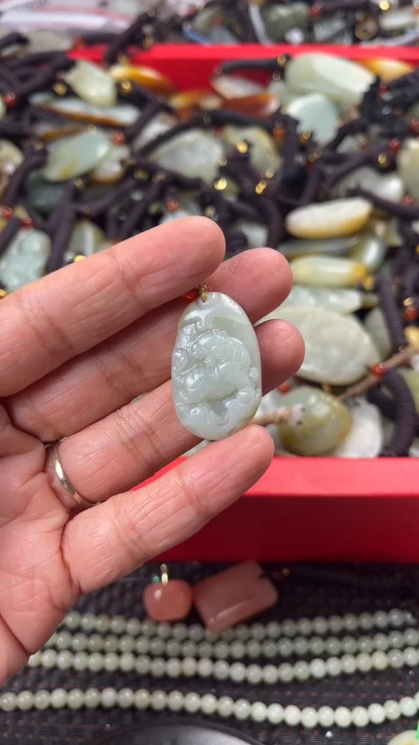 【闪购商品】和田玉颈饰未镶嵌多样性发货没有证书拍一发一有瑕