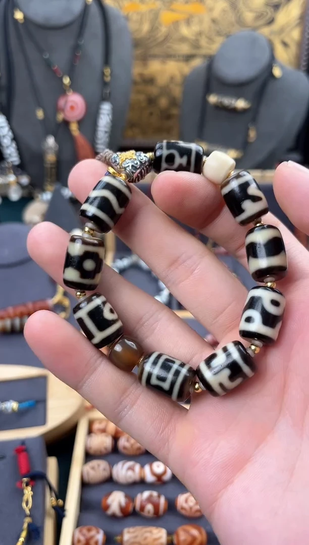 【闪购商品】玛瑙/玉髓颈饰未镶嵌上肯牙黄多宝手串