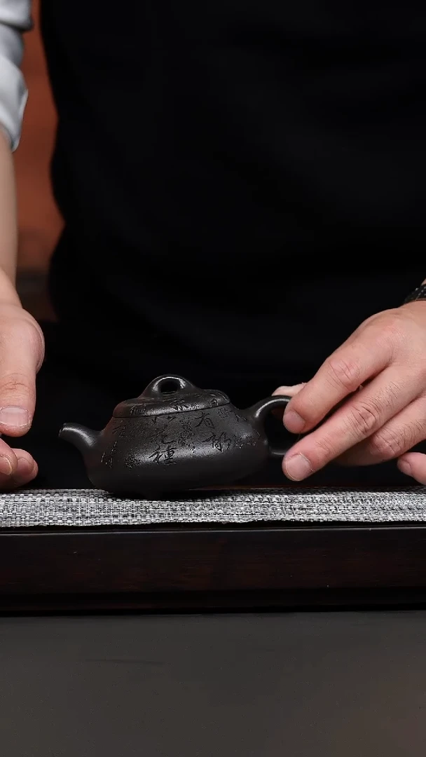 龙山古乌泥刻绘汉棠石瓢