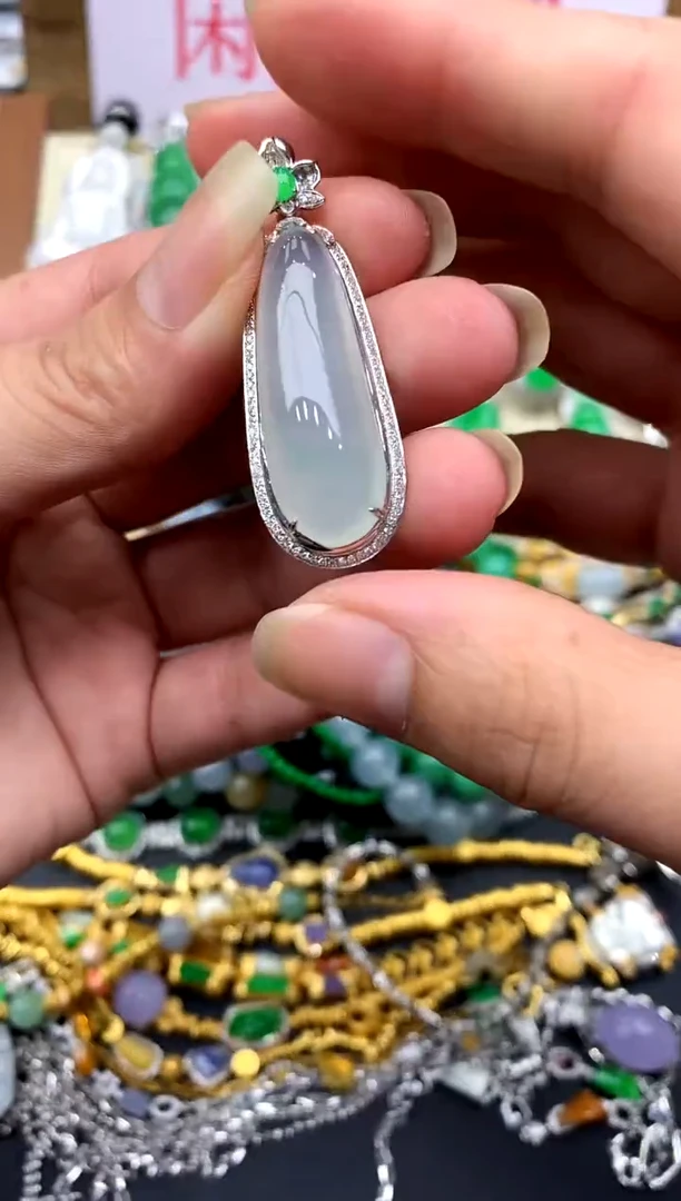 翡翠18K金镶嵌颈饰520-中国好珍宝