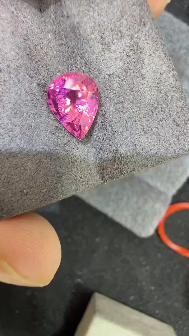 未镶嵌定制定制碧玺天然2.07克拉热粉色玻璃体