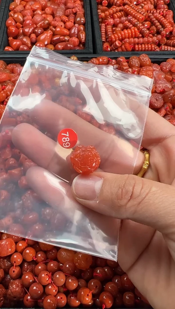 【闪购商品】南红玛瑙颈饰未镶嵌1