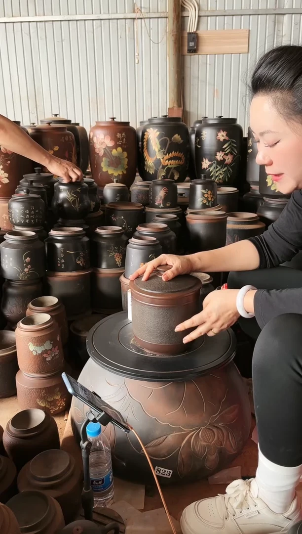 【闪购商品】壶瑕疵茶叶罐 皮革小五饼变形 334