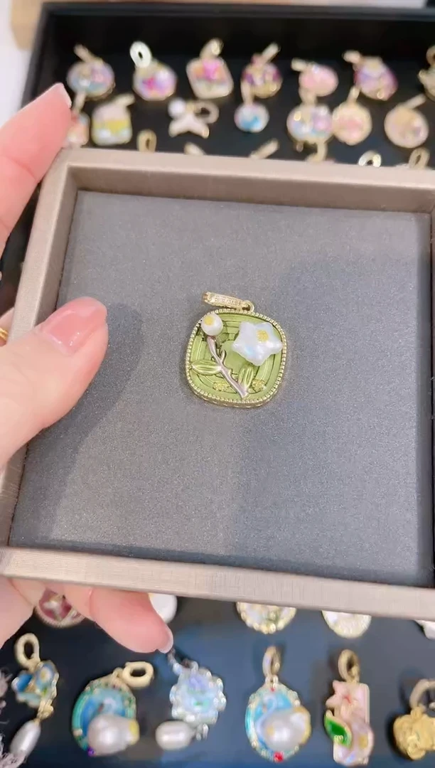 【闪购商品】淡水珍珠颈饰合金吊坠
