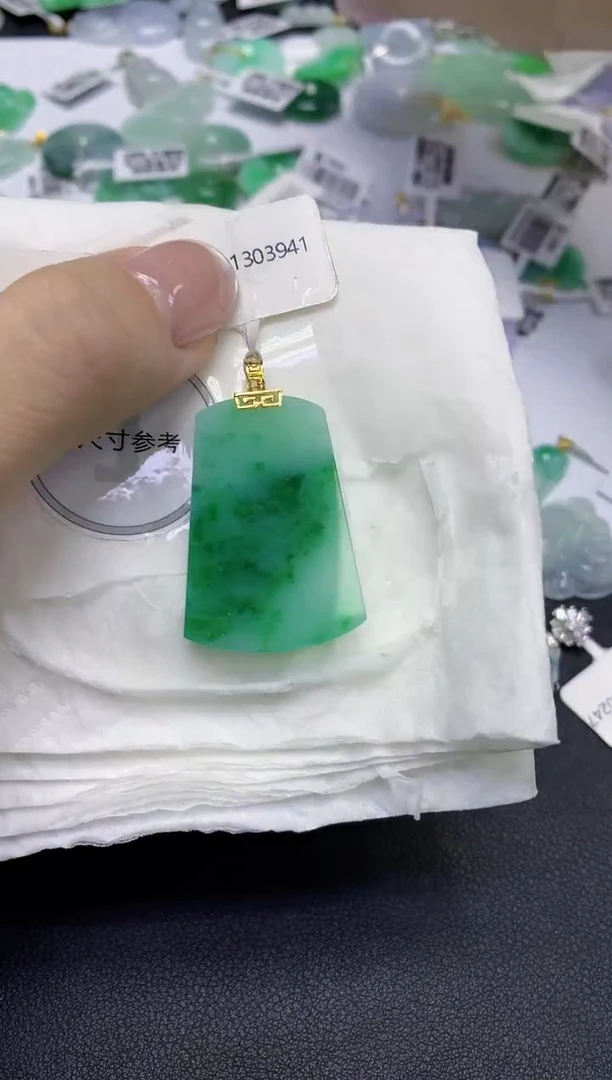 颈饰18K金镶嵌翡翠天然缅甸翡翠A货百元以上9元证书费自理