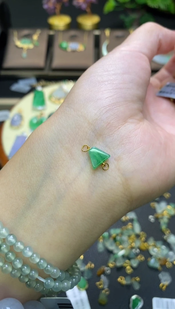 翡翠18K金镶嵌颈饰净货39702