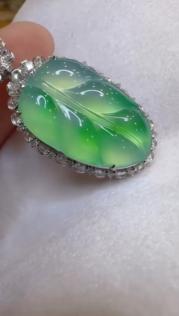 吊坠(不含链)18K金镶嵌翡翠多样性团购发一件