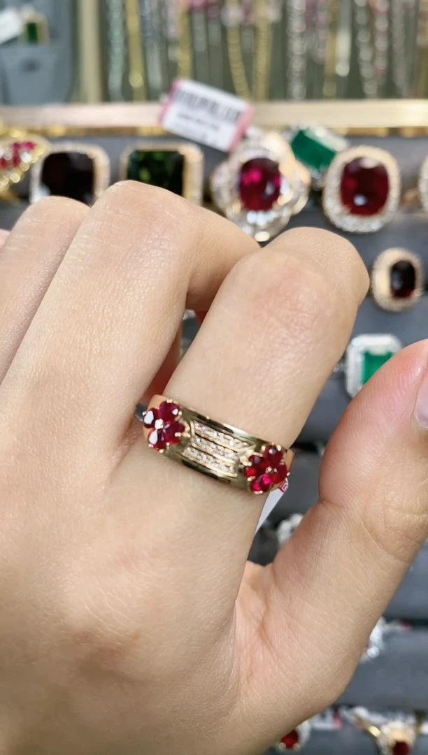 戒指18K金镶嵌红宝石·