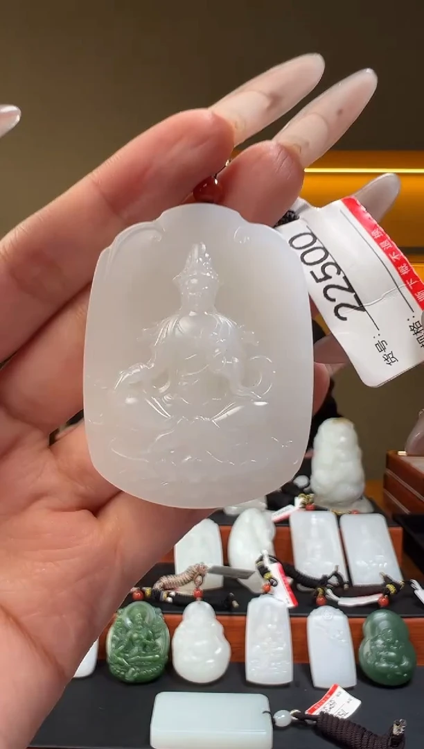 颈饰未镶嵌和田玉1