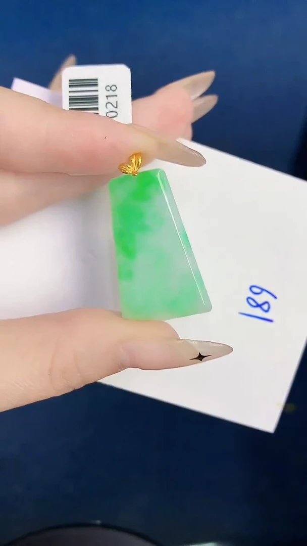 颈饰18K金镶嵌翡翠缅甸天然翡翠A货