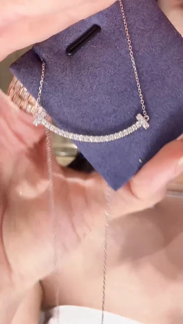 铂Pt950镶嵌戒指钻石微笑