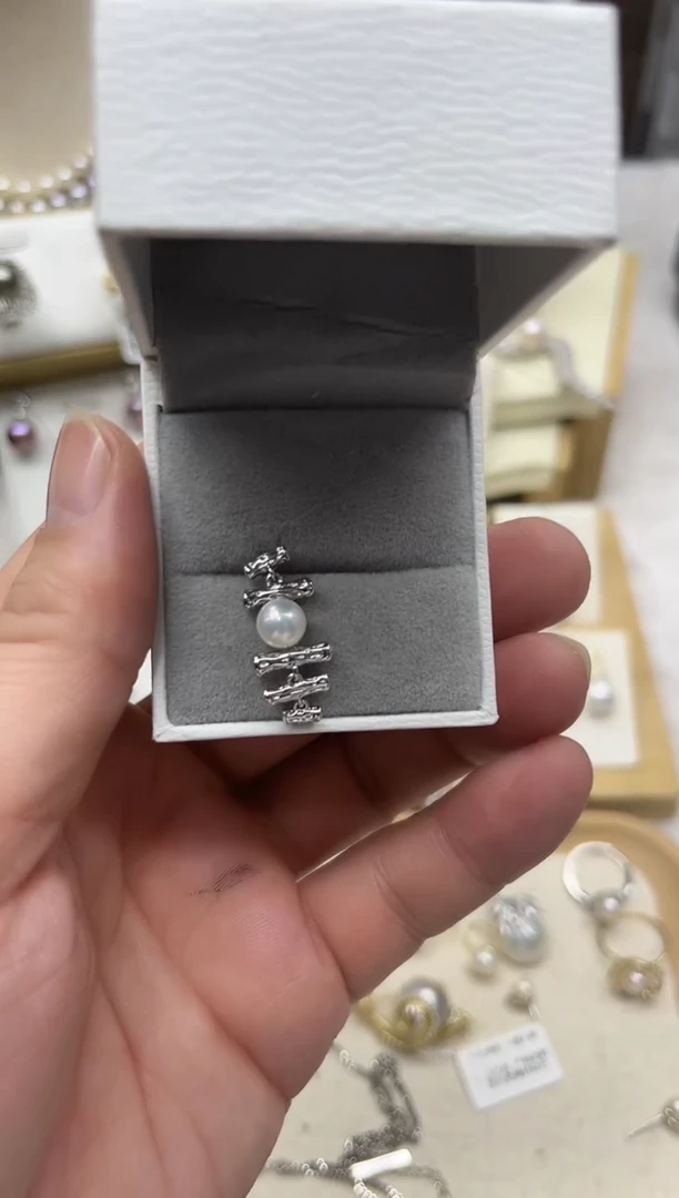 未镶嵌淡水珍珠耳环6-7毫米耳环