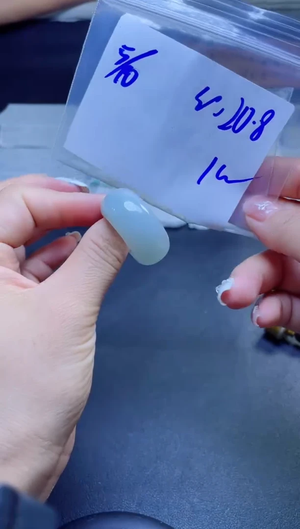 翡翠未镶嵌颈饰戒圈