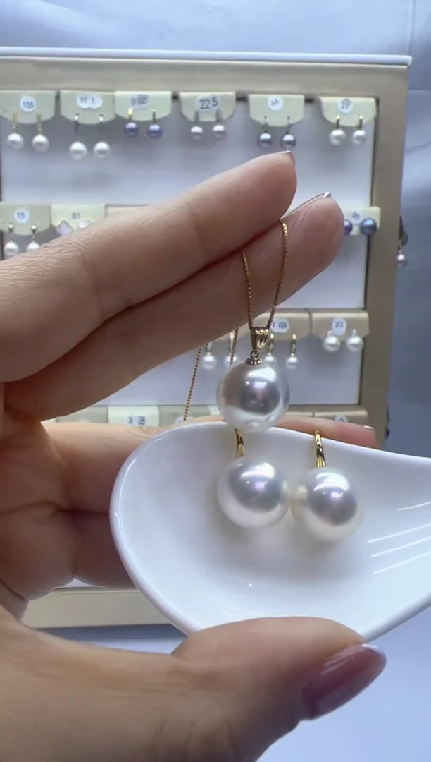 【闪购商品】淡水珍珠吊坠(赠链)18K金镶嵌白瓜+98-高跟鞋