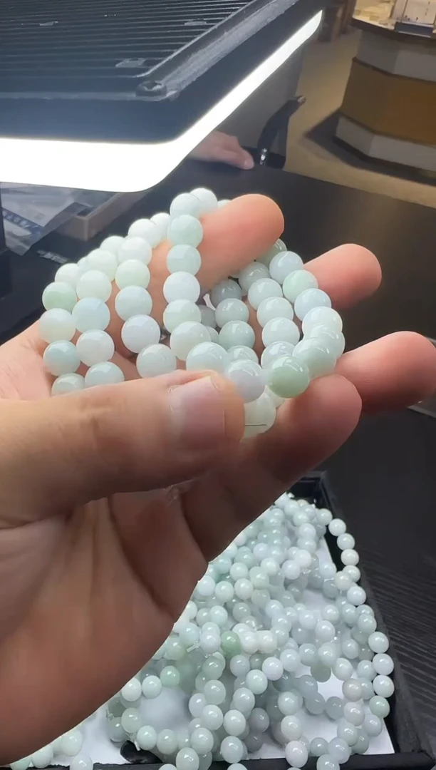 翡翠未镶嵌颈饰31752（多样性发货一条）