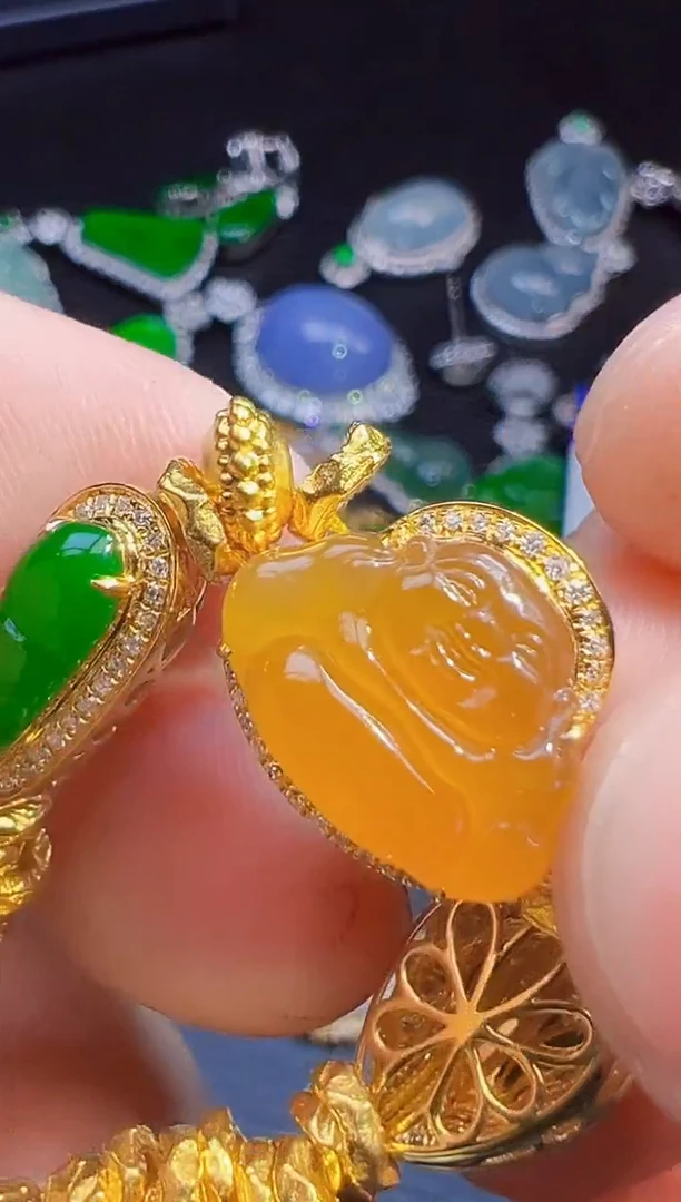 足金镶嵌手链翡翠?****人翡翠