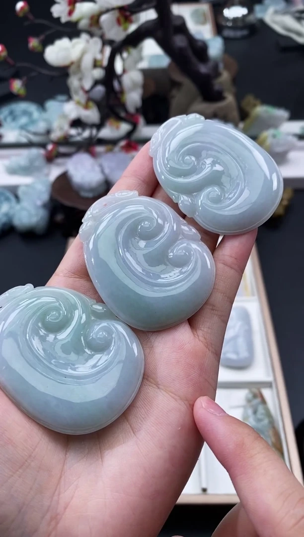 翡翠未镶嵌颈饰天然缅甸A货翡翠随机发一件