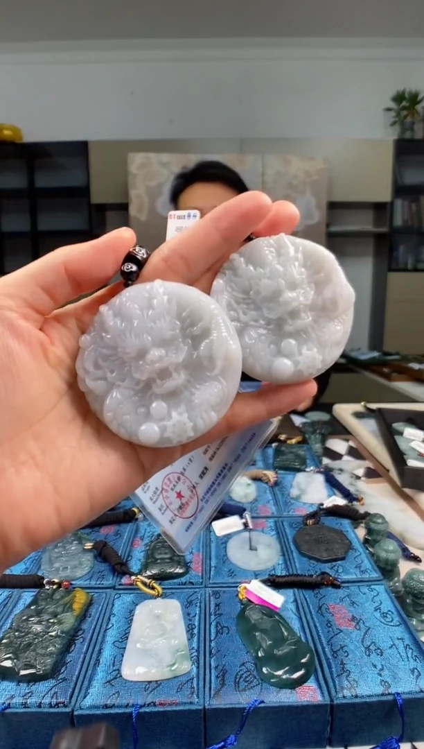 颈饰未镶嵌翡翠多样性发其一