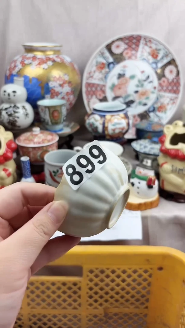 摆件好看的瓷器，默认微瑕，介意慎拍