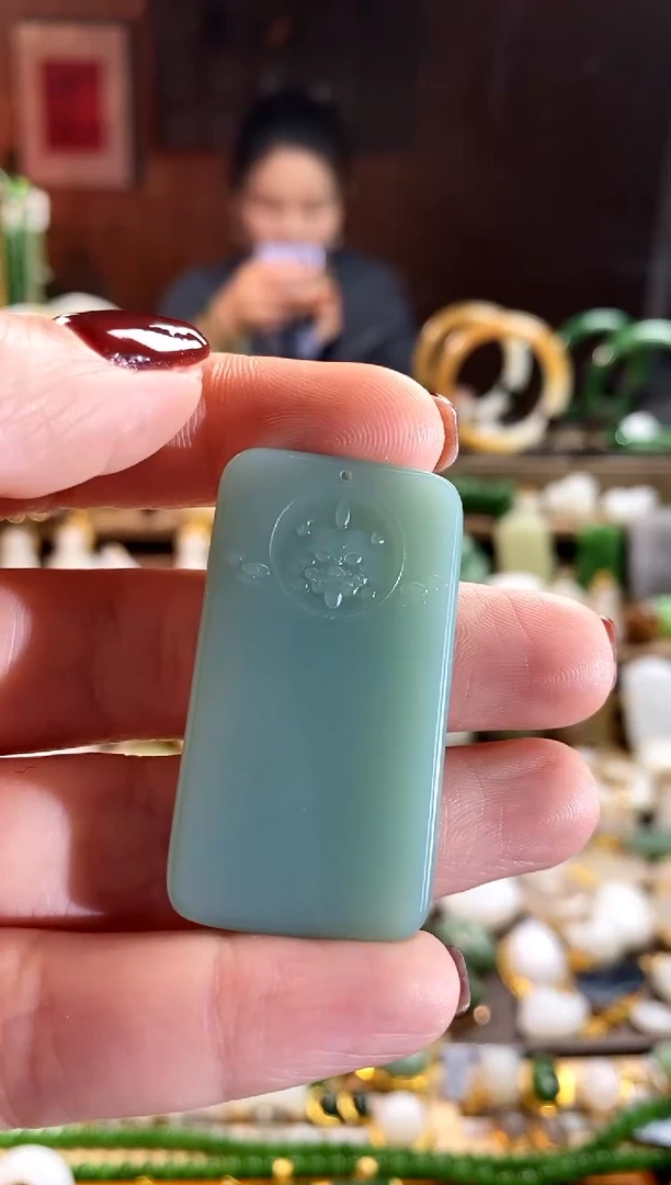 【闪购商品】和田玉吊坠未镶嵌。