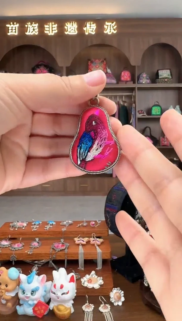 【闪购商品】织绣扶光苗绣传承33