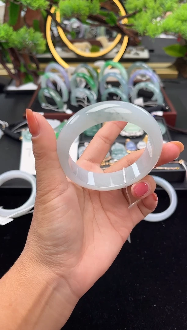 未镶嵌手镯翡翠手镯