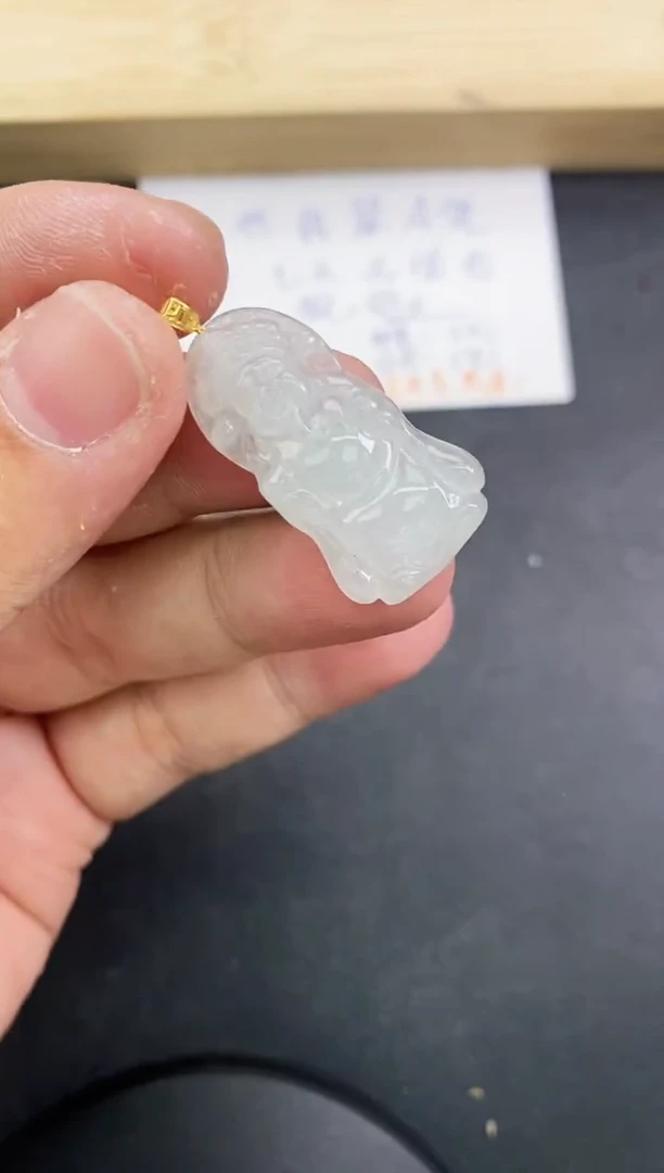 【闪购商品】翡翠颈饰18K金镶嵌天然翡翠A货赠皮绳