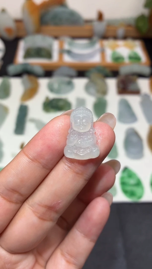 未镶嵌定制翡翠宝宝佛