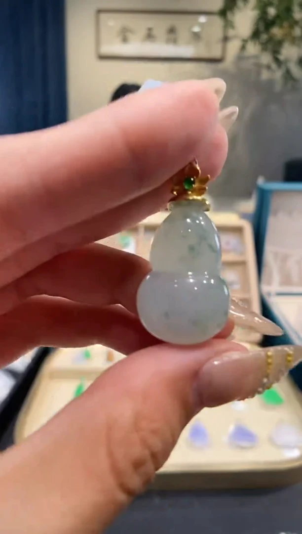 【闪购商品】翡翠吊坠(不含链)18K金镶嵌葫芦