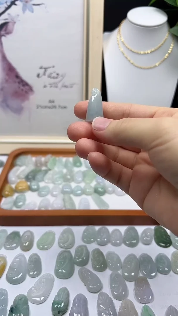 颈饰未镶嵌翡翠莲蓬05