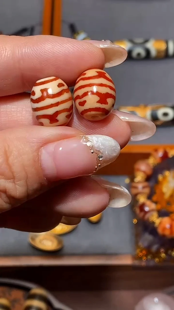 玛瑙/玉髓颈饰未镶嵌A28772-红肉六瓣莲心单珠