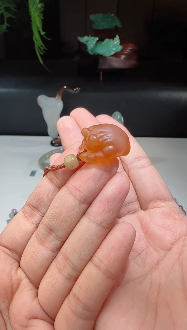 未镶嵌颈饰玛瑙/玉髓洋 富贵蛙