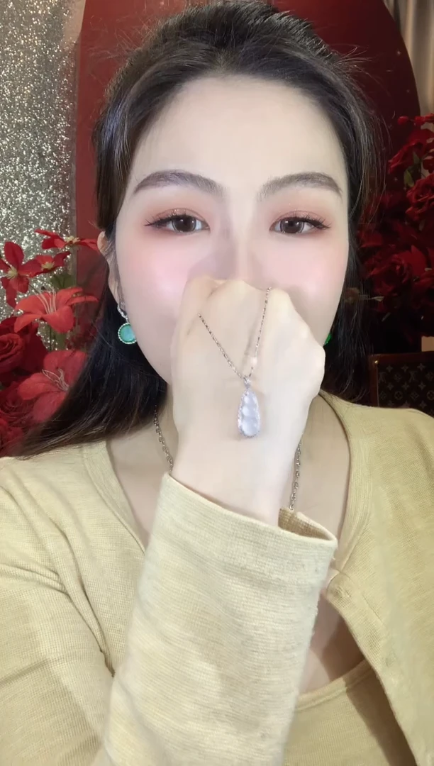 吊坠(不含链)18K金镶嵌翡翠A10 多样性发一件