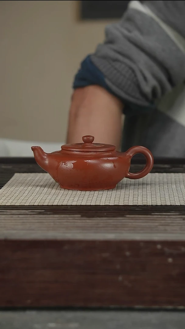 茶壶紫砂省大，带证150CC141号