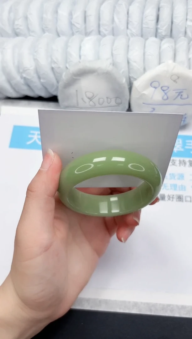 【闪购商品】石英质玉手镯未镶嵌54-57