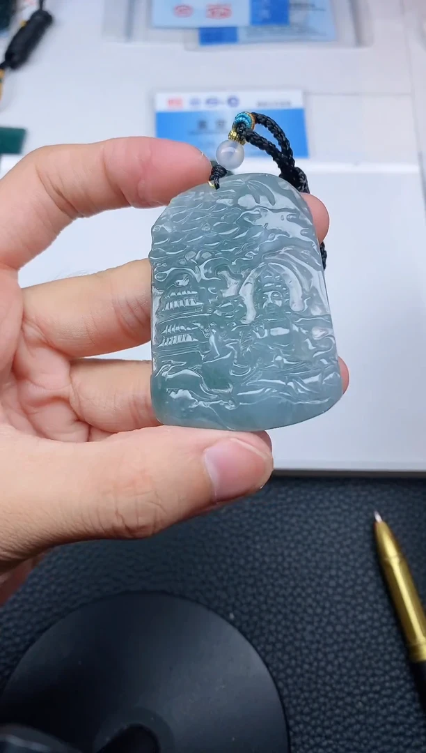 颈饰未镶嵌翡翠