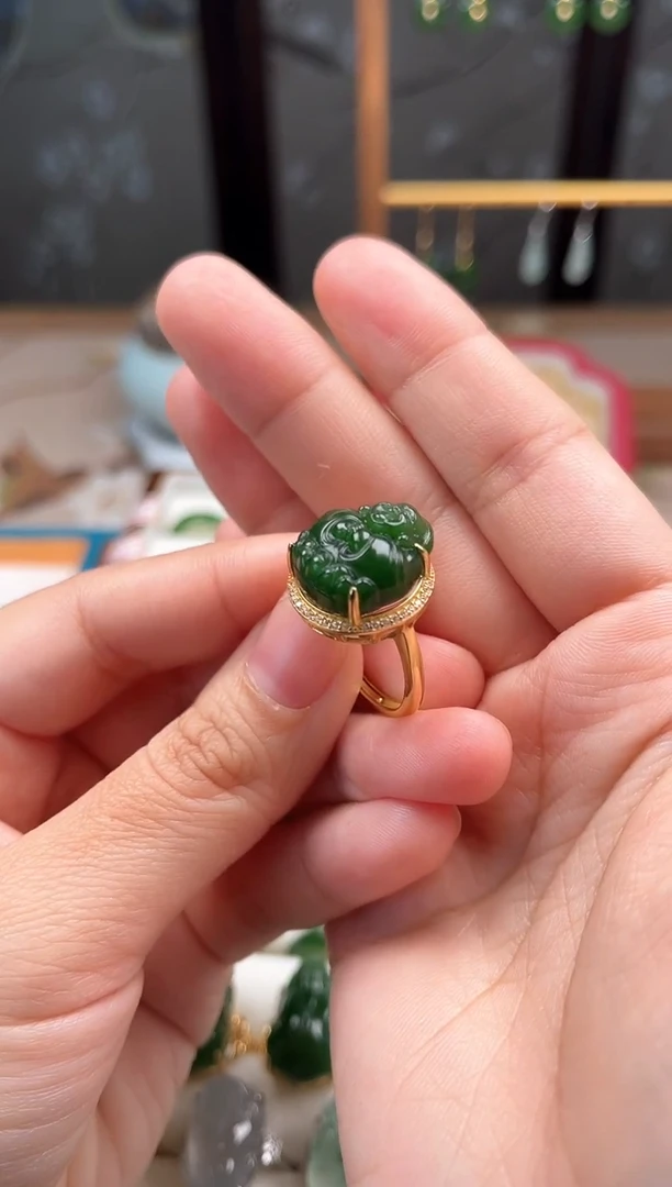 【闪购商品】和田玉（碧玉）戒指银S925镶嵌抱抱佛戒指