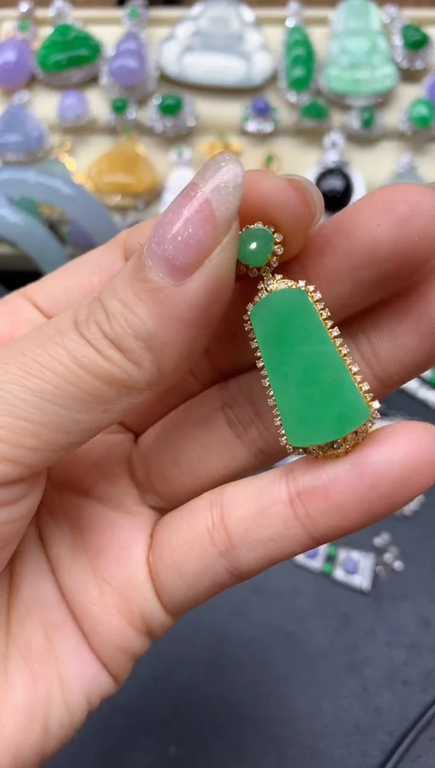 【闪购商品】翡翠颈饰18K金镶嵌380-中国好珍宝