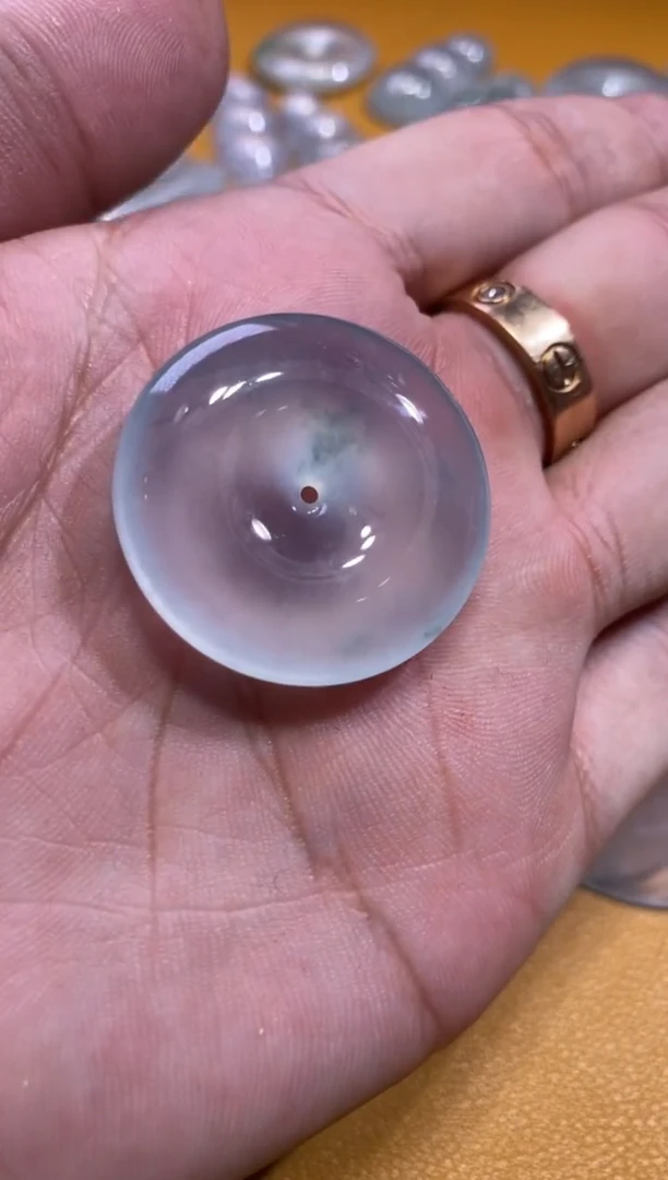 吊坠(不含链)未镶嵌翡翠扣子38800  29.8  6.1