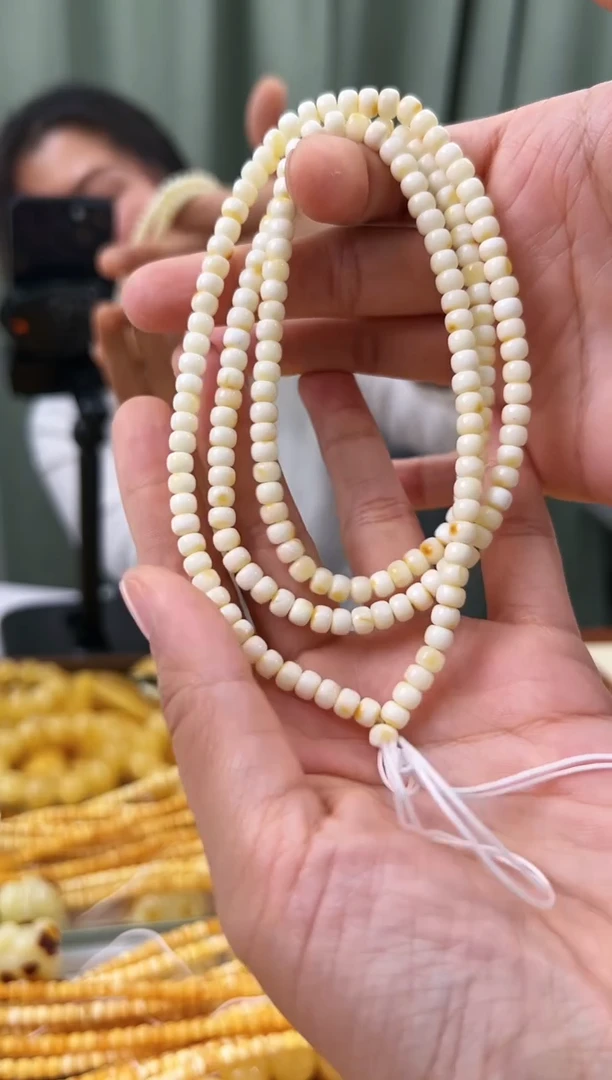 【闪购商品】琥珀手链未镶嵌蜜蜡项链多样性发其中一件