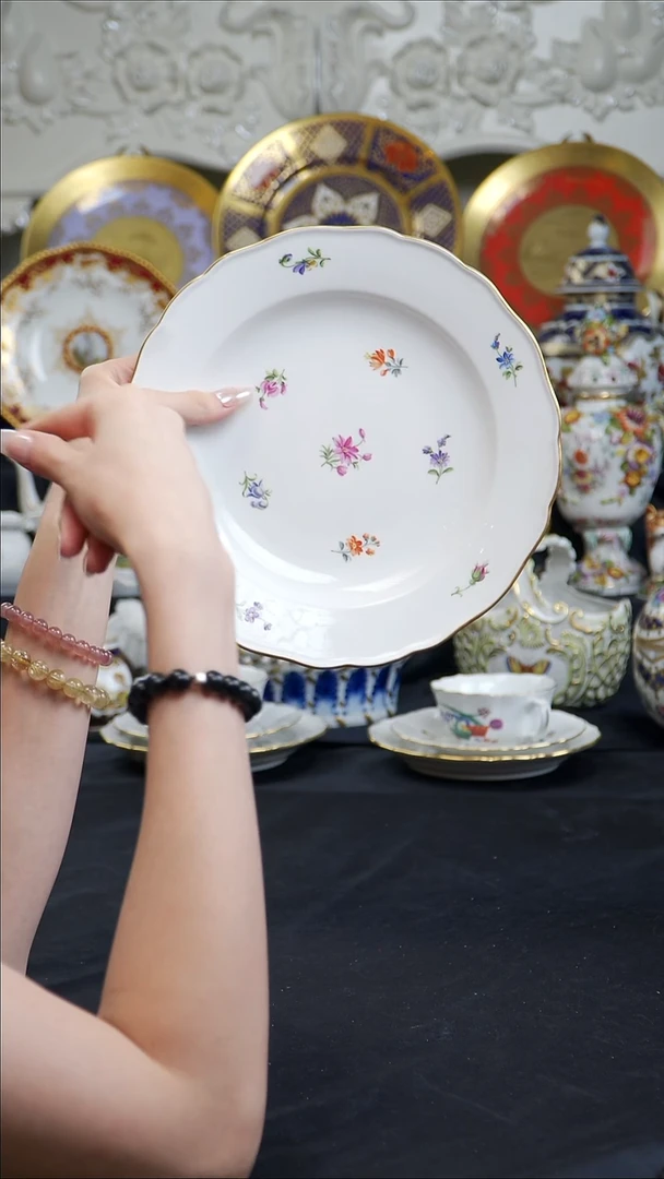 骨瓷婷婷中古器物如图所示69