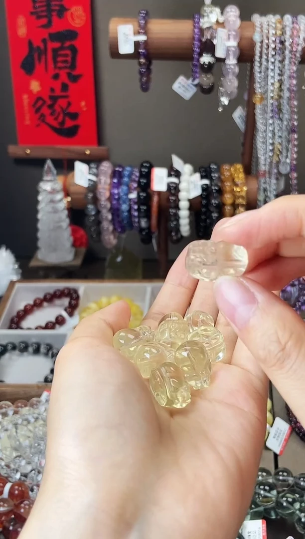 水晶手链未镶嵌黄水晶貔貅