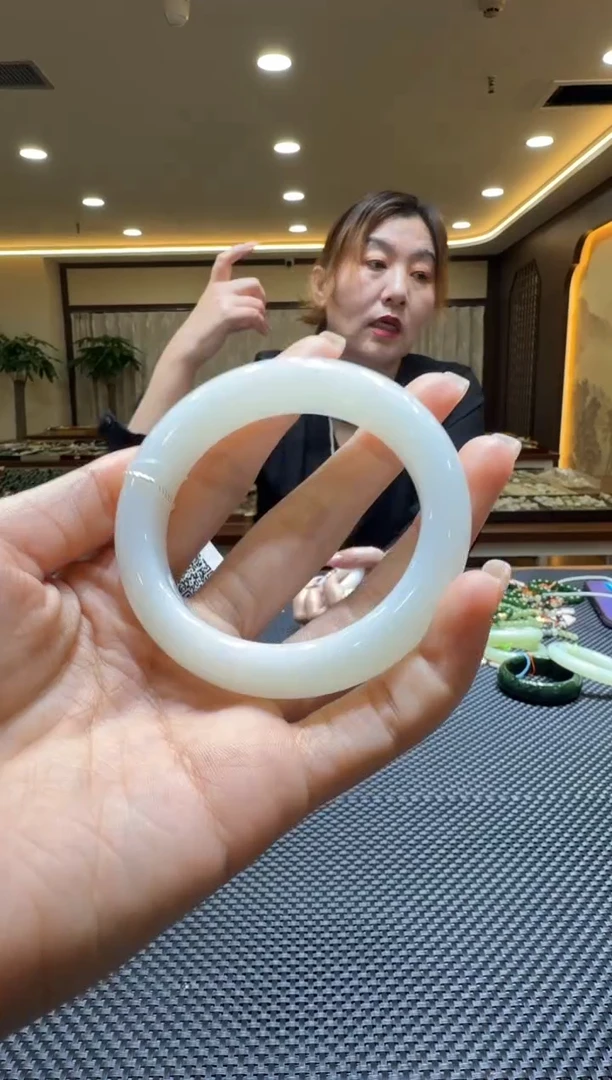 颈饰未镶嵌和田玉手镯54